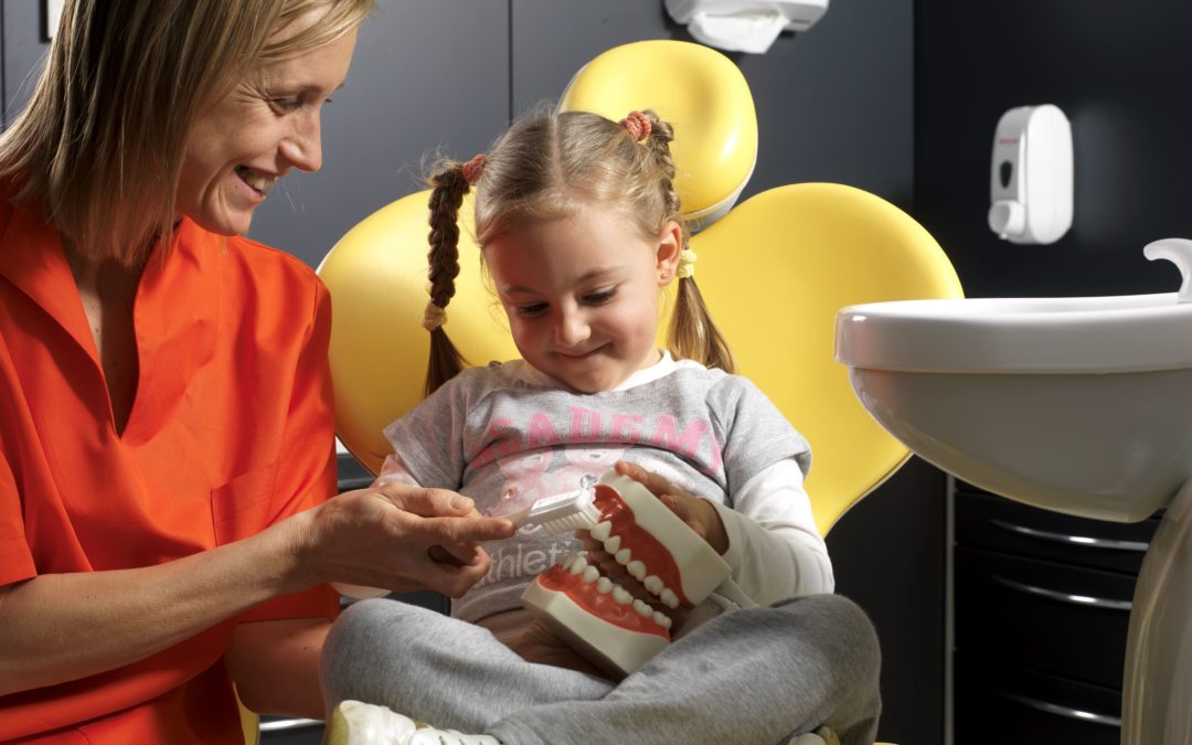 Dentista per bambini: chi è e cosa fa?