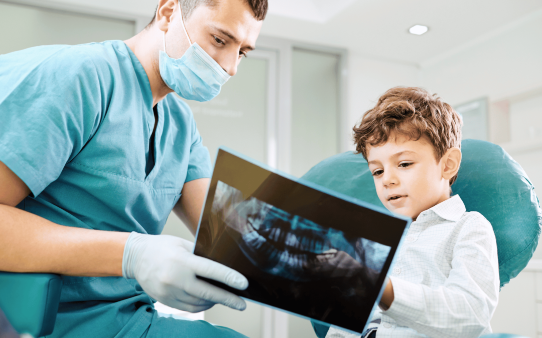 Denti in sovrannumero e denti inclusi, le due tipologie di dente doppio nel bambino